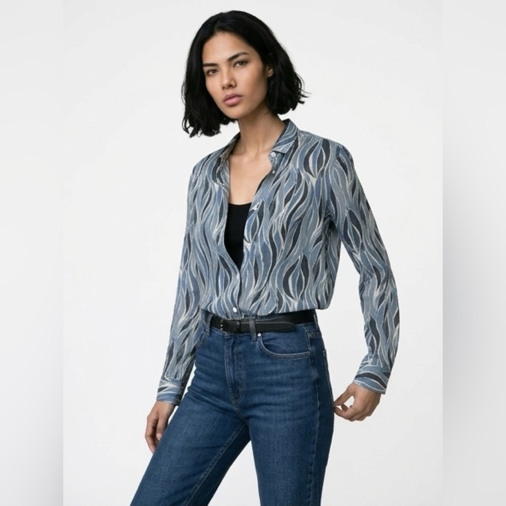 Hartford Blue and White Button Down Shirt